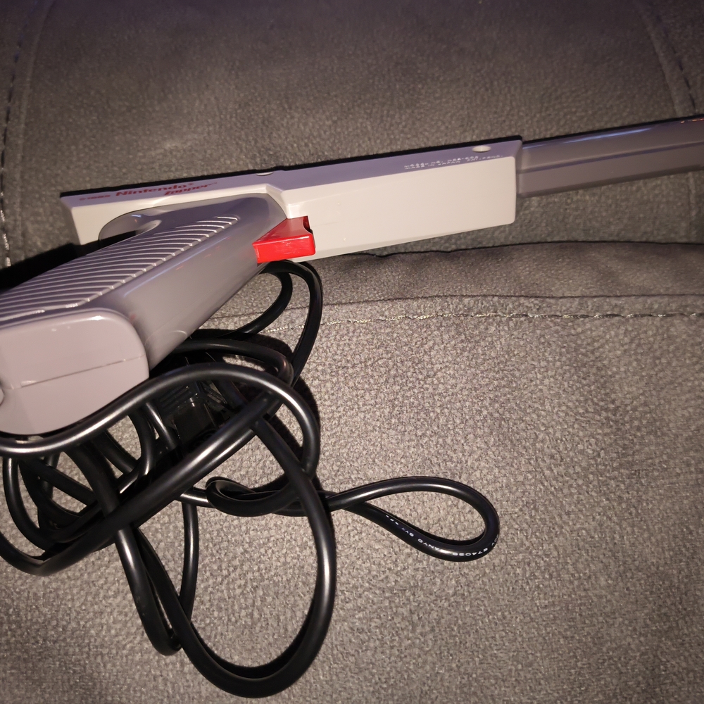 Nintendo Zapper Light Gun 1985 - Picture 4 of 6